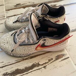 Nike Kobe 8 “What The Kobe” – Men’s Size 8